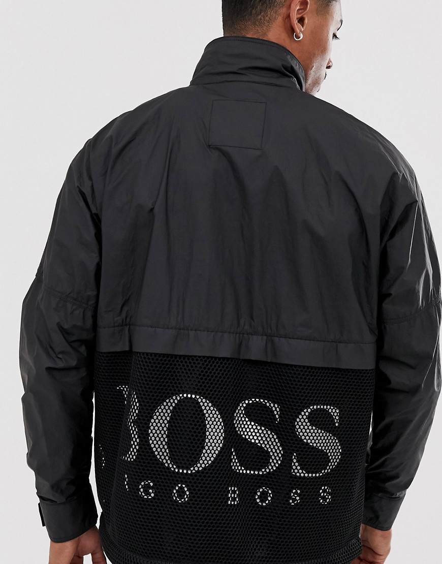 Sort let jakke med logo i mesh på bagsiden fra BOSS Obaav