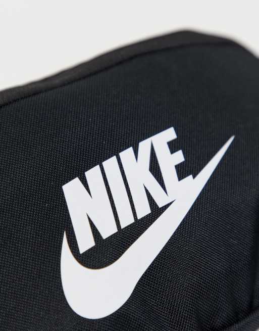 Sort og hvid bæltetaske med logo fra Nike, 4 af 4