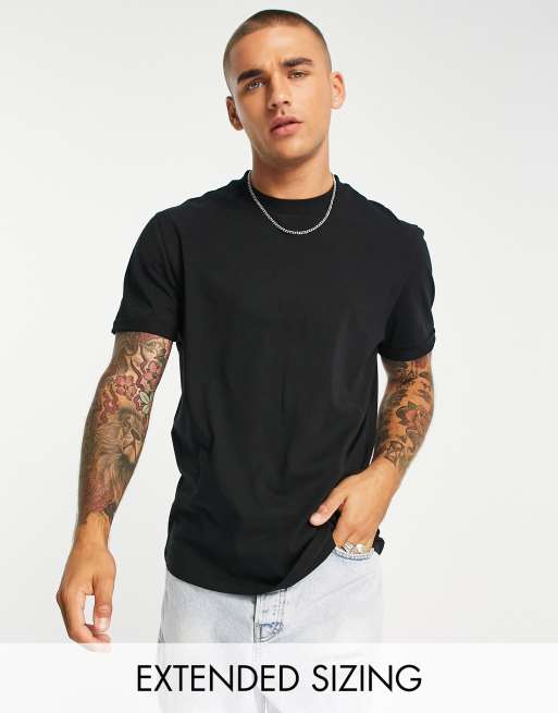 Sort t-shirt med rund hals og oprullet ærme fra ASOS DESIGN