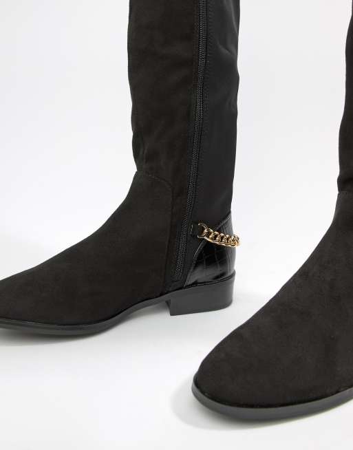 Sorte flade knæstøvler med kædedetalje fra River Island, 4 af 4