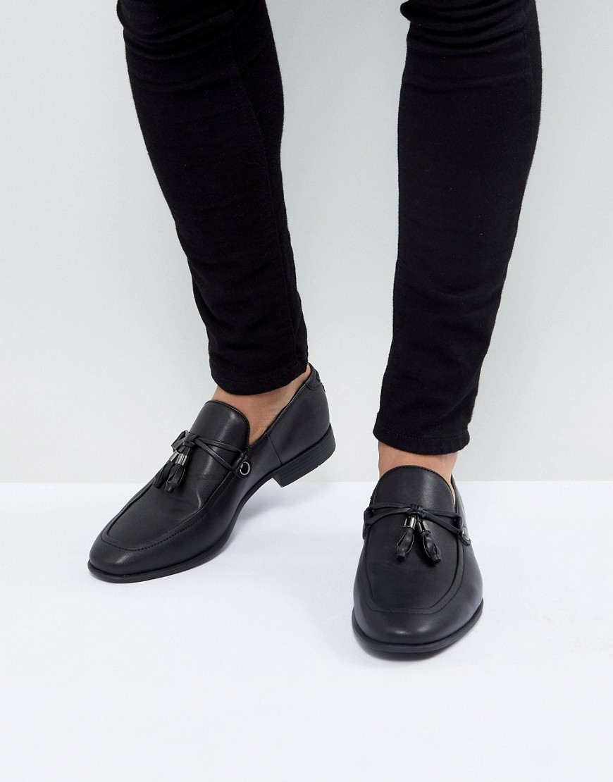 Sorte imiteret læder loafers med kvastedetalje fra ASOS DESIGN