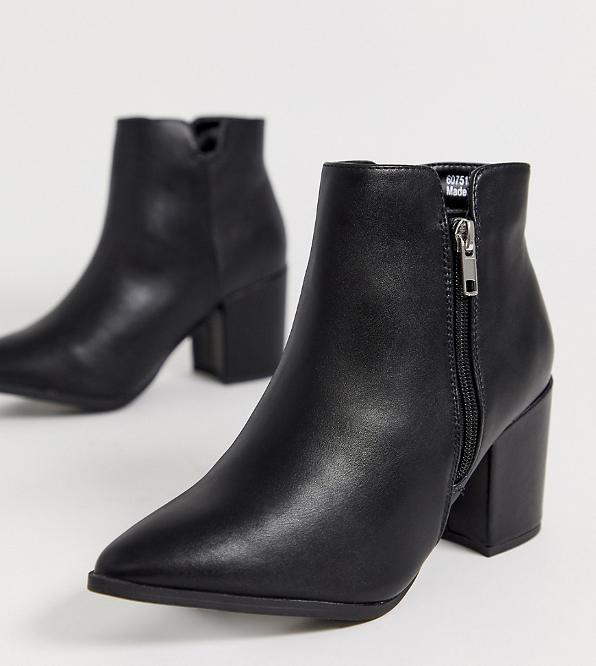 Sorte løstsiddende støvler med spids tå og PU-hæl fra New Look