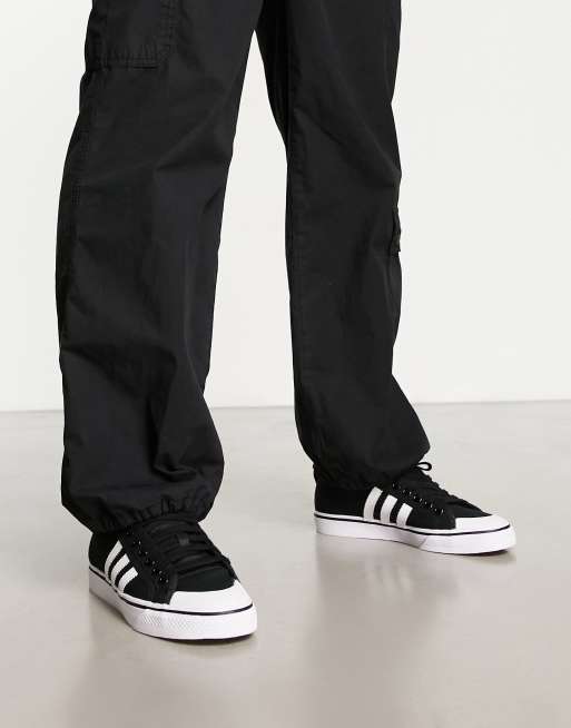 Sorte Nizza-sneakers fra adidas Originals