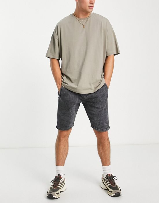 https://images.asos-media.com/products/soul-star-dirty-wash-jersey-shorts-in-black/201835675-3?$n_550w$&wid=550&fit=constrain