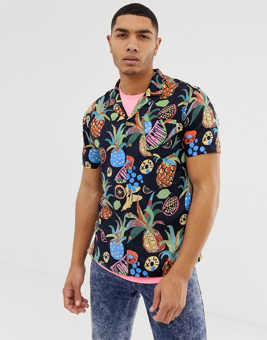 Soul Star kortærmet skjorte med reverskrave og frugtmønster-Marineblå