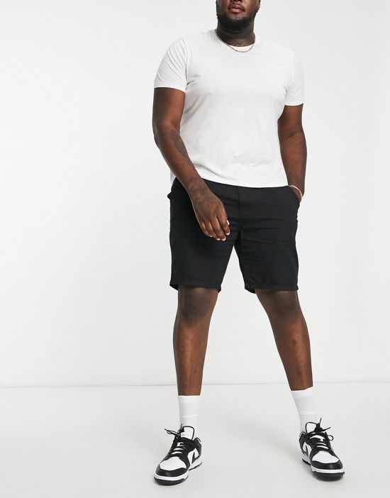 https://images.asos-media.com/products/soul-star-plus-slim-fit-chino-shorts-in-black/201903429-4?$n_550w$&wid=550&fit=constrain
