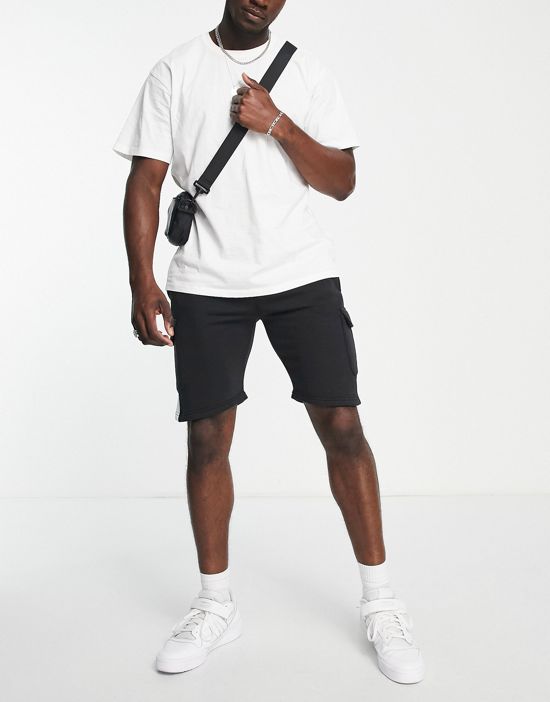 https://images.asos-media.com/products/soul-star-tall-cargo-panel-jersey-shorts-in-black/201903316-4?$n_550w$&wid=550&fit=constrain