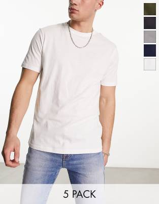 Men’s white T-shirt with dark blue star on the front