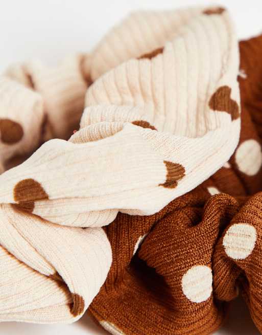 South Beach 2 pack of polka dot scrunchies in brown and cream, 4 of 4