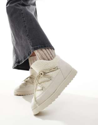 Borg Mini Snow boots in Cream-White