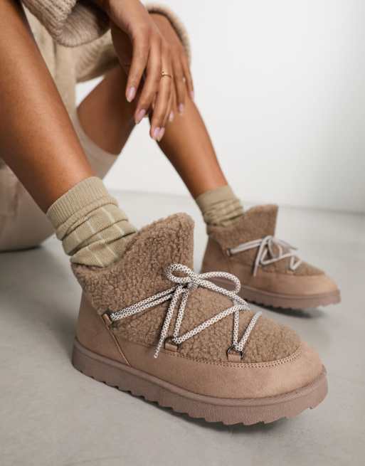 Beach hot sale boots womens