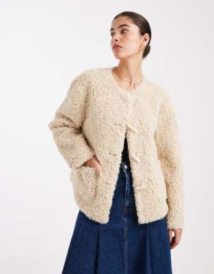 South Beach button up curly fur jacket in beige-Neutral