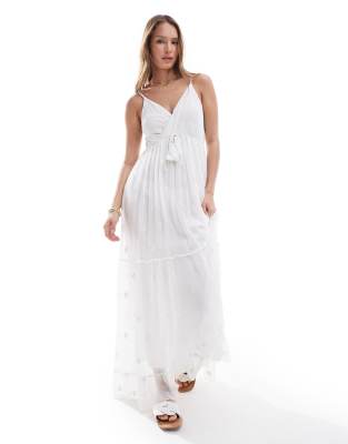 South Beach - Camisole-Maxikleid in Weiß mit V-Ausschnitt und Paillettendetail