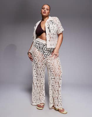 South Beach Curve - Hose aus Häkelstoff in Creme mit weitem Bein-Weiß