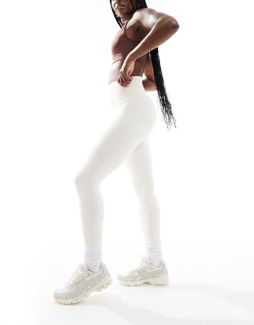 South Beach – Gerippte Leggings in Cremeweiß