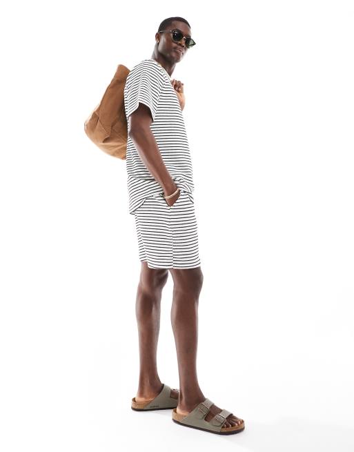 South Beach - Gestreepte strandshort met textuur in zwart en wit, deel van co-ord set