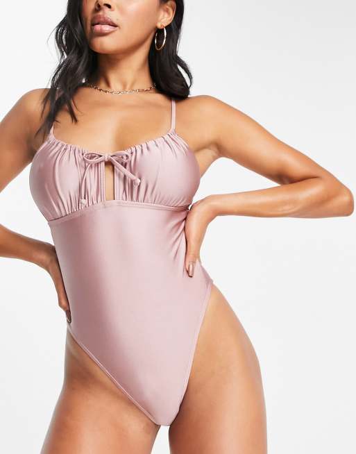 South Beach - Hoogglanzend badpak met gestrikte voorkant in taupe