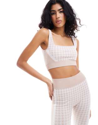 South Beach Houndstooth  seamless sports bra in cream - ASOS Price Checker