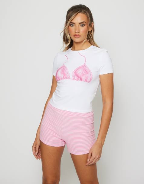 South Beach – Knapp geschnittenes T-Shirt in Weiß mit aufgedrucktem Bikinioberteil - view 1