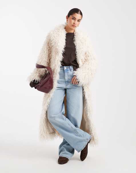 South Beach – Langer Mantel aus langflorigem Kunstpelz in Creme im mongolischen Stil mit Reverskragen - view 1