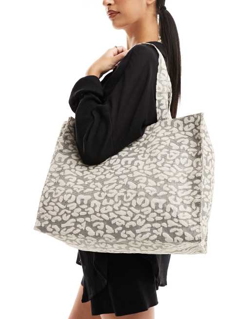 South Beach – Leopardmönstrad toteväska i jacquard 