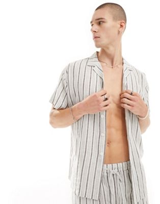 linen blend beach shirt in white with black stripe