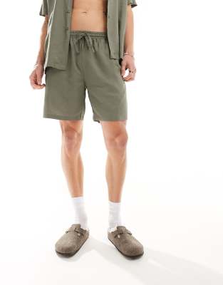 linen blend beach shorts in khaki-Green