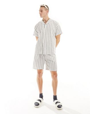 linen blend shorts in white with black stripe