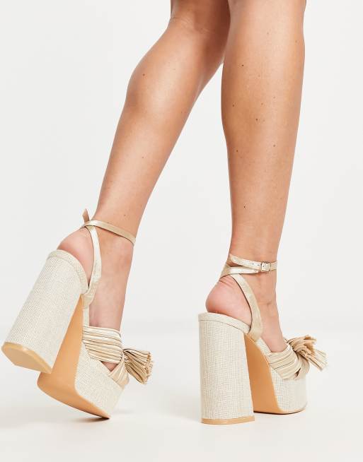 Platform sandals with store bow