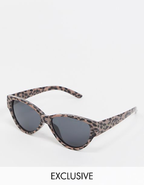 Les lunettes de soleil yeux de chat noires de Caroline Les lunettes de soleil yeux de chat noires de Caroline