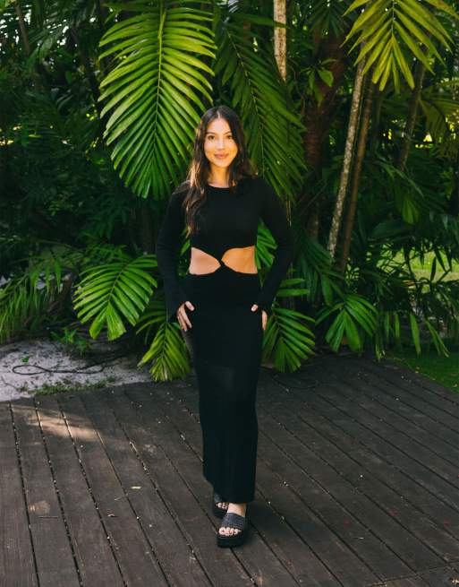 South Beach – Maxi-Strandkleid aus Strick in Schwarz mit Zierausschnitt-Details, 2 von 4