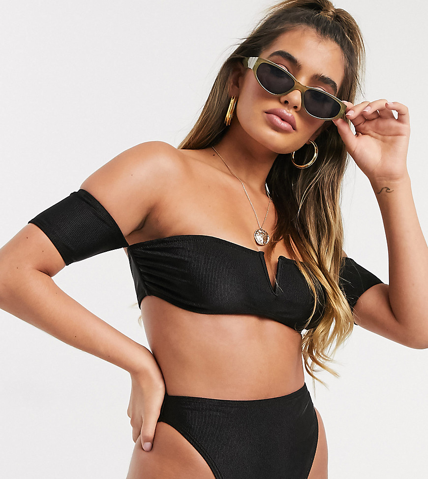South Beach - Mix og match sort ribstrikket bandeau-bikinitop med cold shoulder