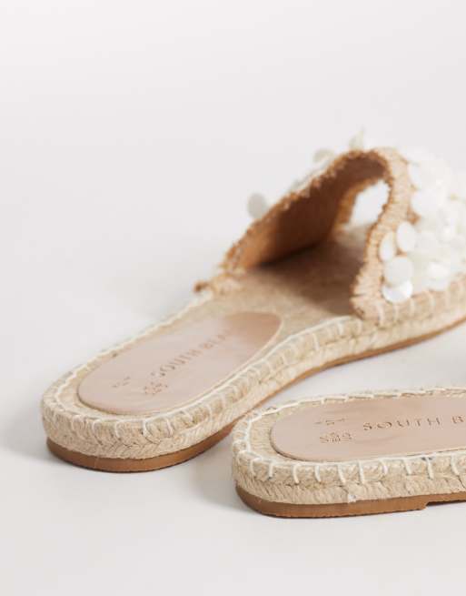 South Beach - Naturfarvede sandaler med stropper og skaldetaljer, 4 af 4