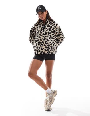 South Beach - Oberteil aus Teddyfell mit kurzem Reißverschluss und Leopardenmuster-Neutral