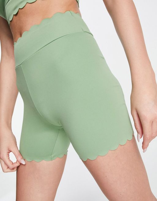 South Beach – Olivgröna leggingsshorts med uddkanter i polyester