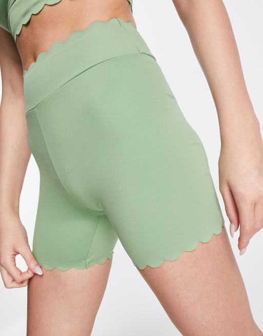 South Beach – Oliwkowe krótkie legginsy z poliestru z karbowanym brzegiem