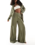 [South Beach] South Beach oversized beach pants in olive-Green 4 Olive