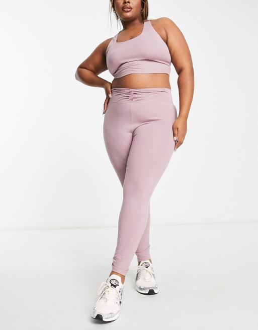 South Beach Plus – Sport-BH in Violett mit leichter Stützfunktion und verdrehten Trägern, 3 von 4