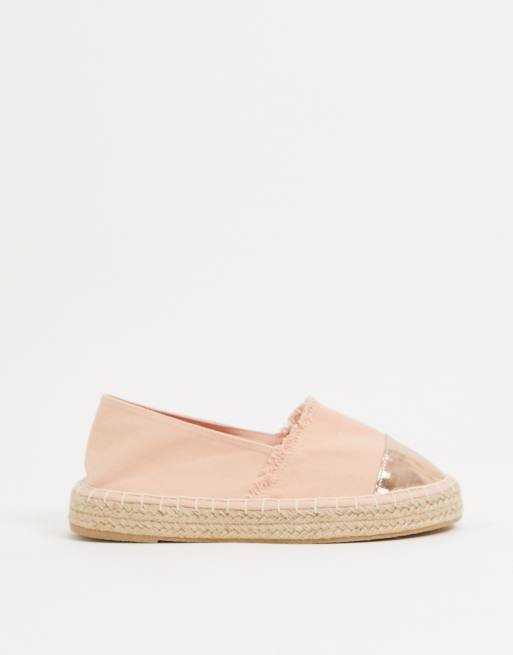 South Beach – Rötliche Espadrilles in blush mit goldfarbener Kappe im Zehenbereich