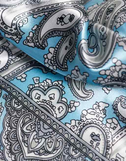 South Beach – Satin-Kopftuch in Blau mit Paisleymuster , 2 von 3