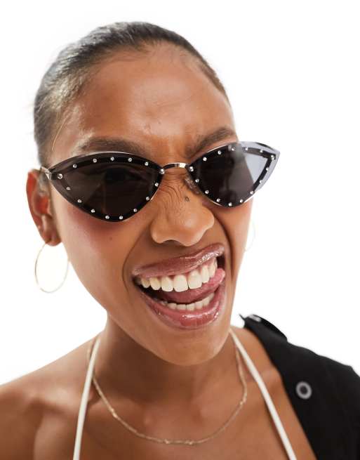 South Beach - Smalle cat eye zonnebril met versieringen in zwart 