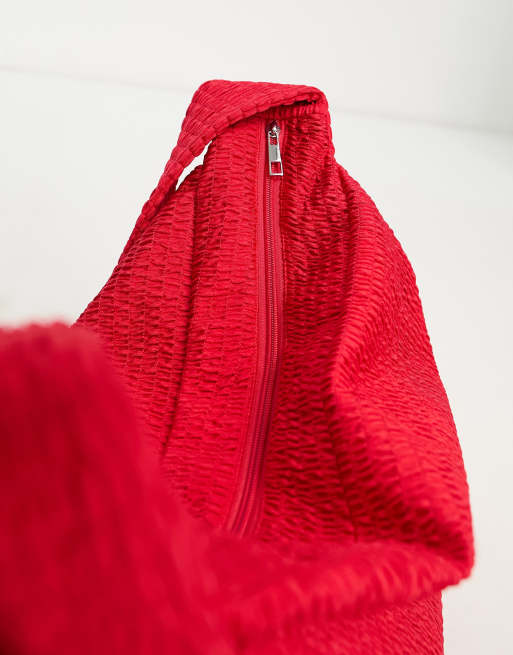 South Beach – Sommerliche Strand-Umhängetasche in leuchtendem Rot mit Crinkle-Optik , 2 von 4