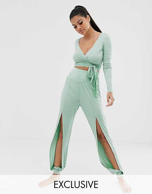 South Beach split front yoga pant in mint