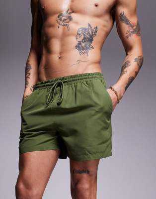 swim shorts in olive-Green