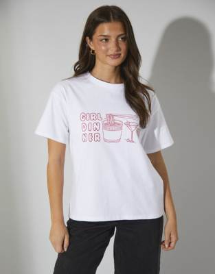 South Beach - T-Shirt in Weiß mit „Girl Dinner"-Grafikmotiv