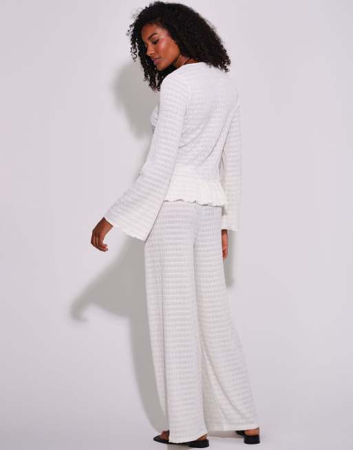 South Beach Textured tie front flared long sleeve top in white, 4 of 4