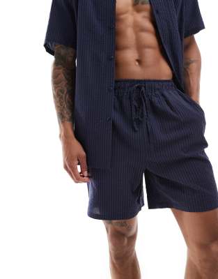 tonal seersucker striped beach shorts in navy