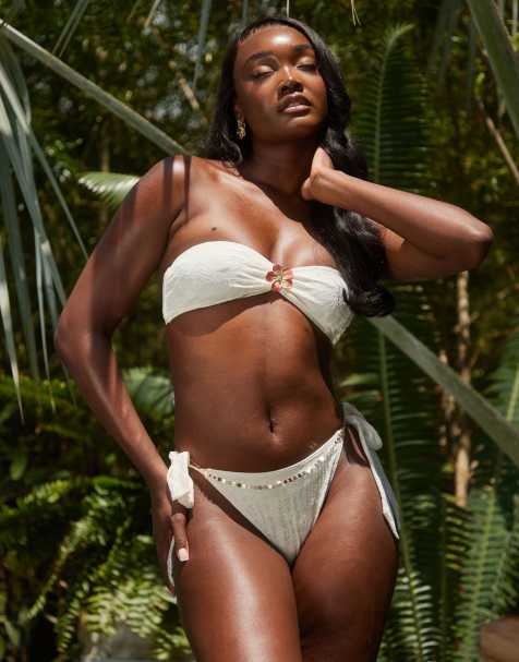 South Beach - Top bikini a fascia color crema in pizzo con dettaglio floreale - view 1