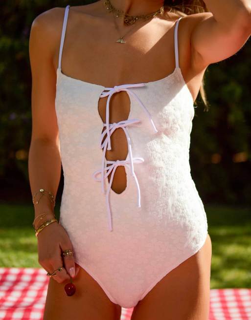South Beach x Misha Grimes - Badpak van gebloemd jacquard met gestrikte voorkant in wit, 4 van 4