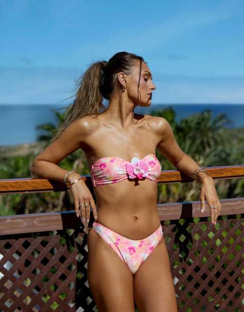 South Beach x Misha Grimes – Buntes trägerloses Bikinioberteil mit abstraktem Blumendruck und Blumen-Elementen - view 1
